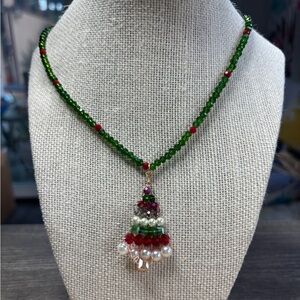 Elegant Green and Red Beaded Necklace